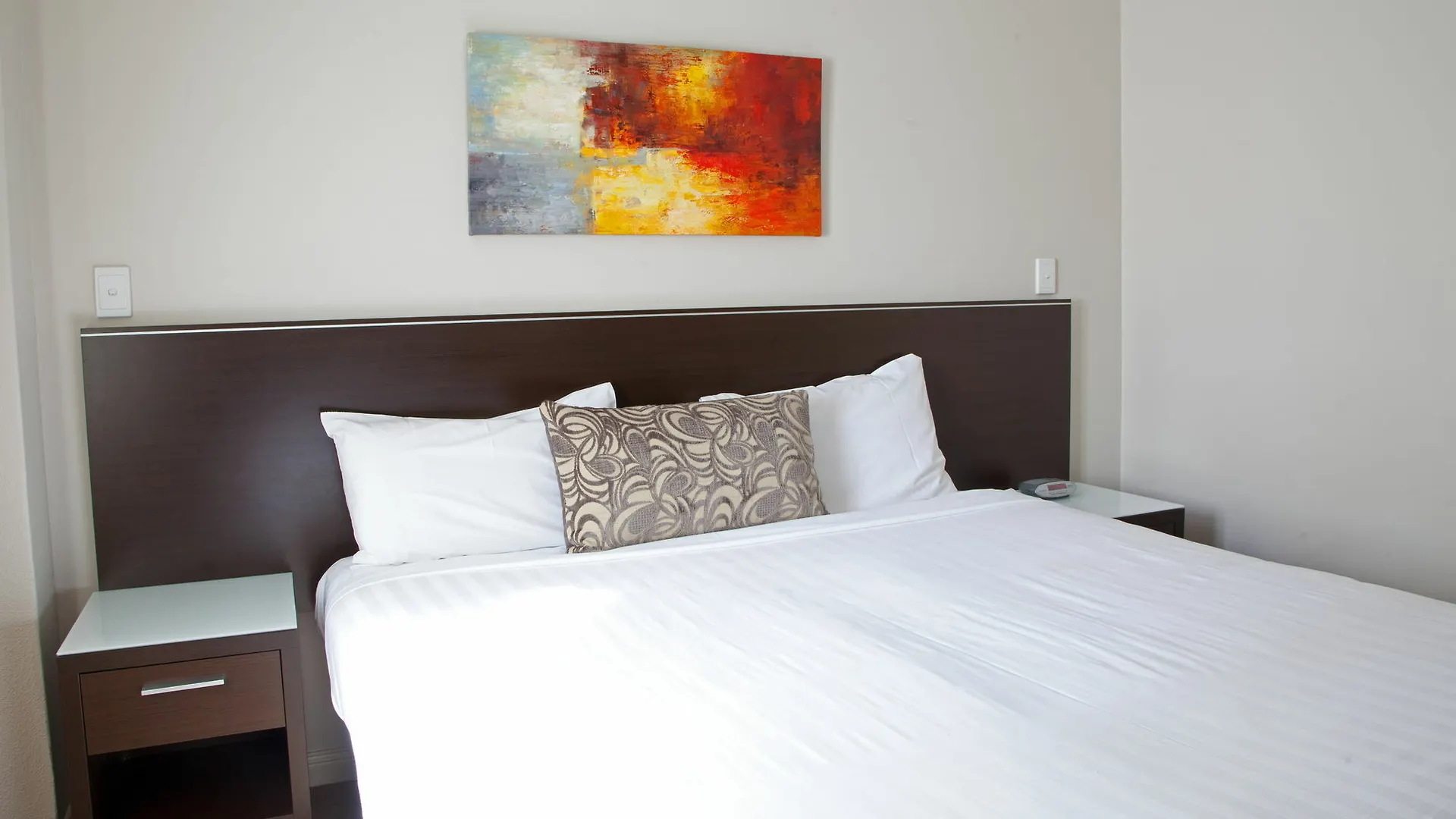 Quality Apartments Adelaide Central Aparthotel